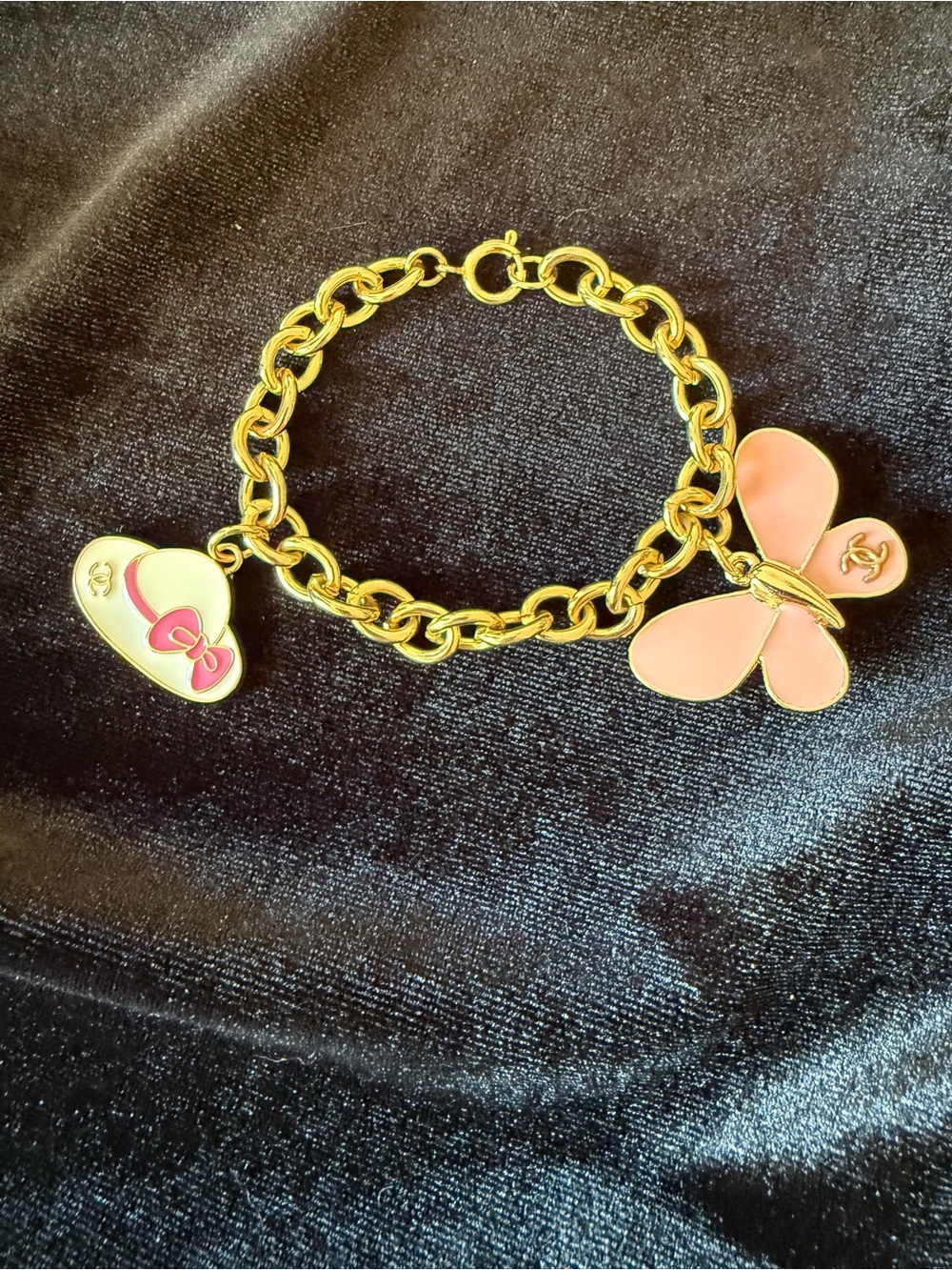 ChaneI Les Charms Pink Enamel Butterfly & Hat Gold-Tone Bracelet - Picture 3 of 7